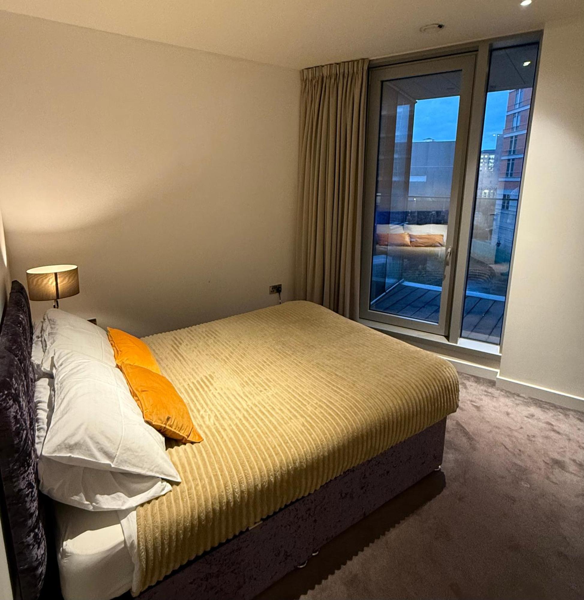 לונדון Luxury Modern 2 Bed Flat With Balcony And City View - Canary Wharf City Center מראה חיצוני תמונה
